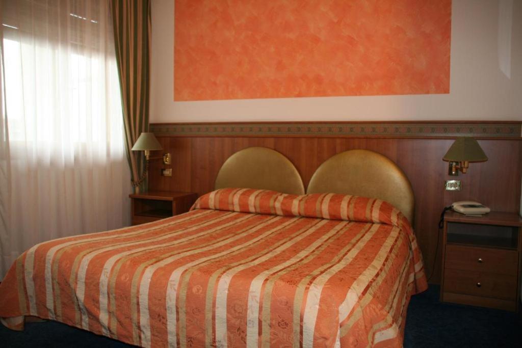 San Donà di Piave Hotel Kristall מראה חיצוני תמונה