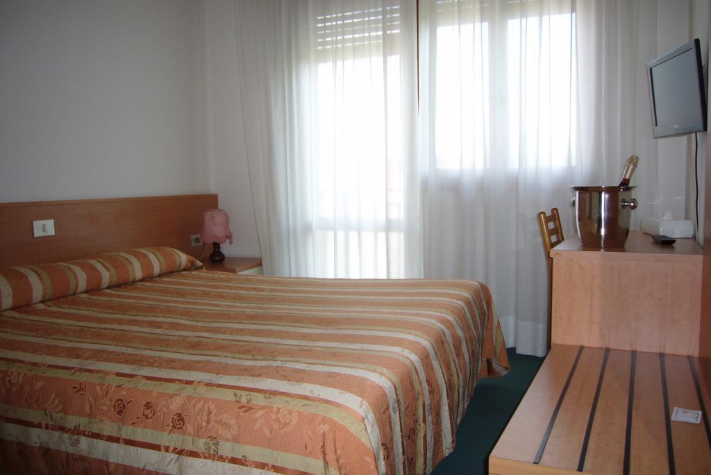 San Donà di Piave Hotel Kristall מראה חיצוני תמונה